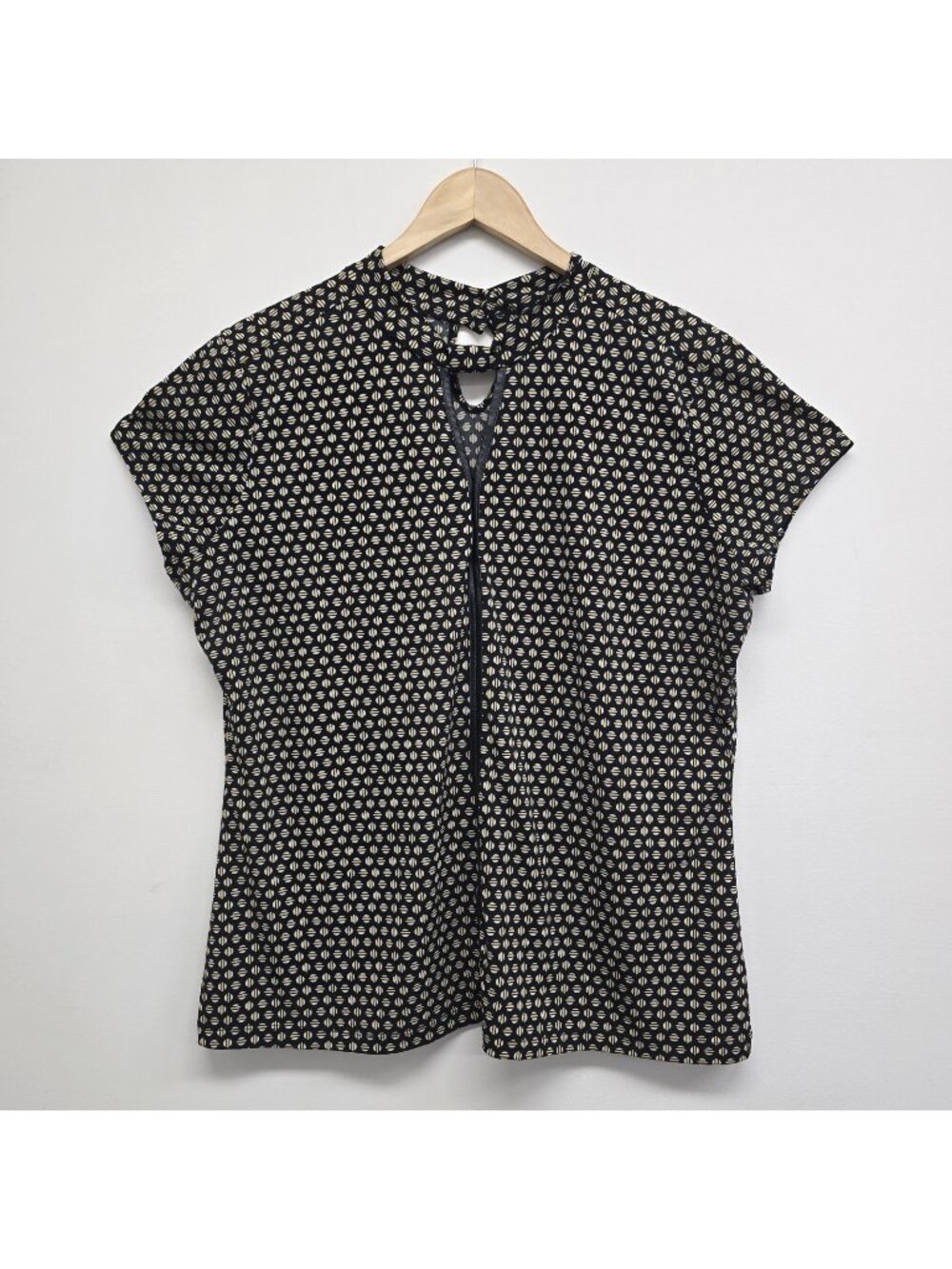 Worthington Short Sleeve Blouse Top Size XL Keyhole Faux Leather Accent Office